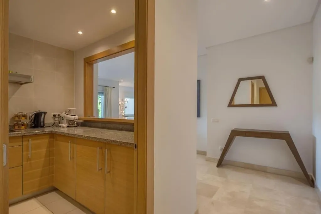 Alcazaba Beach Three Bedroom Apartment إِستيبونا