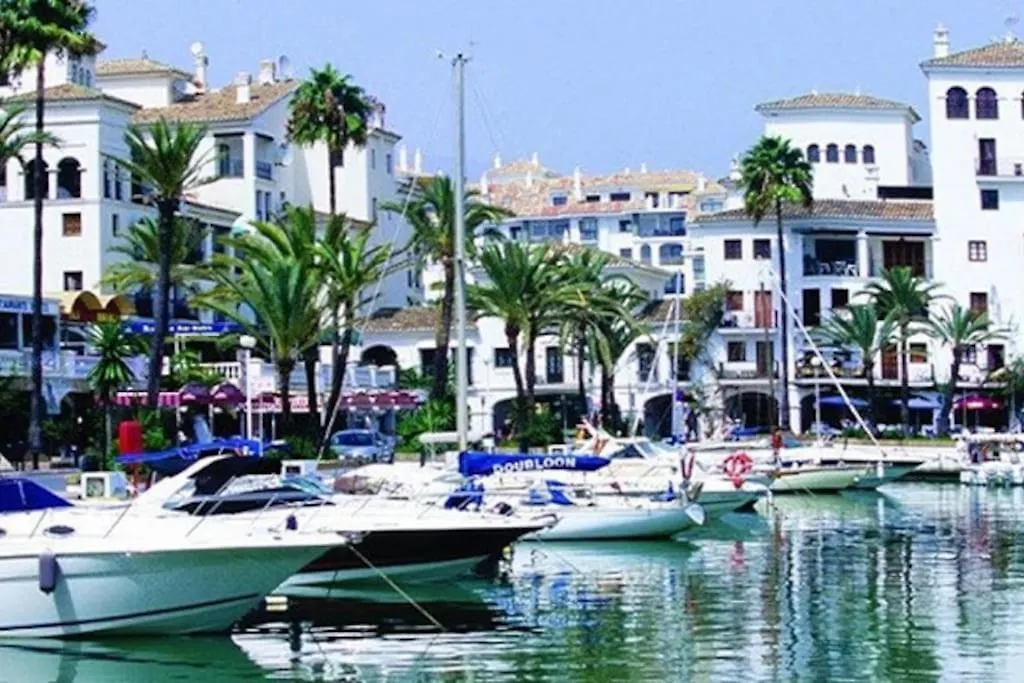 Alcazaba Beach Three Bedroom Apartment إِستيبونا 0*,  إسبانيا
