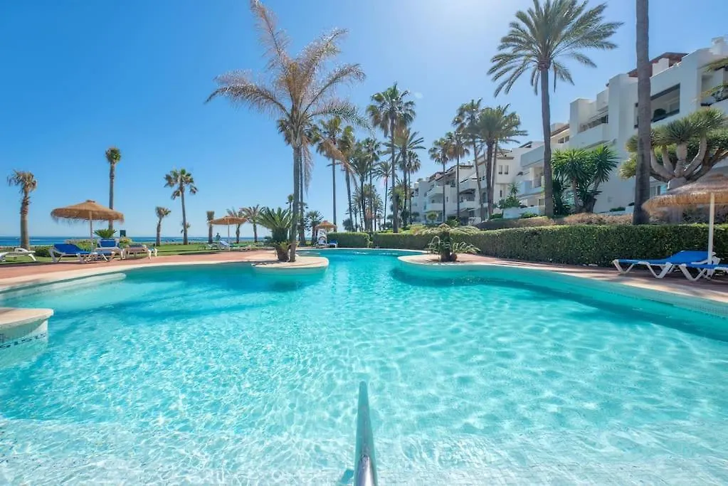 Alcazaba Beach Three Bedroom Apartment إِستيبونا إسبانيا
