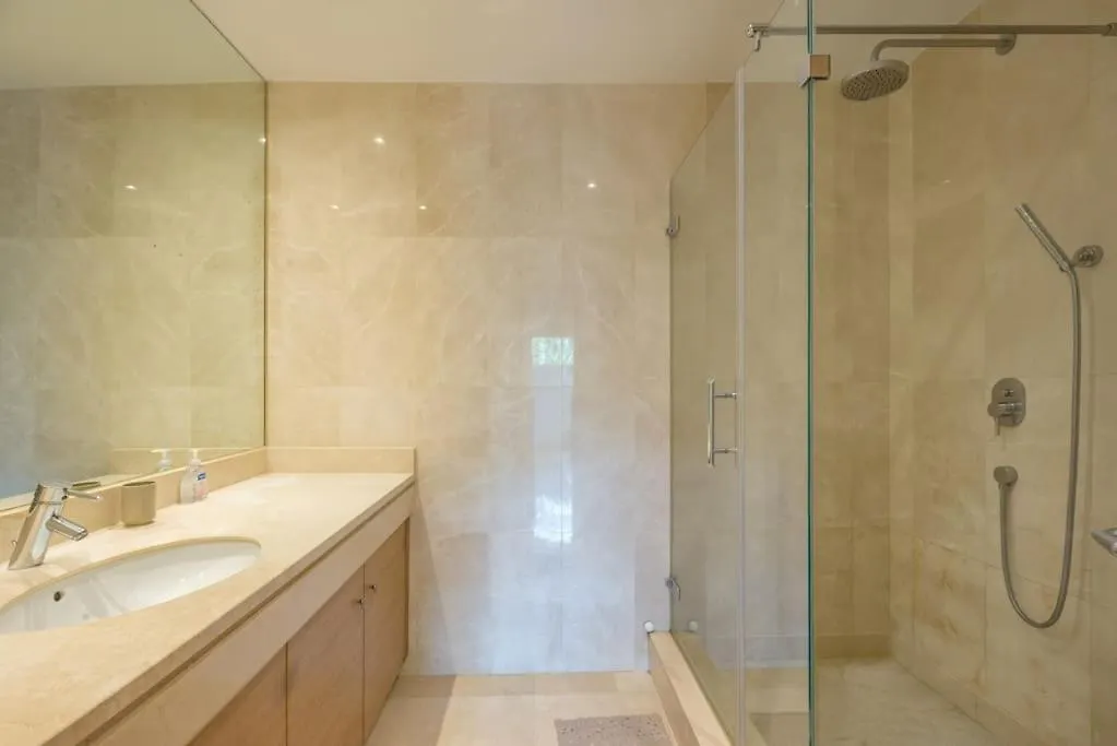 Alcazaba Beach Three Bedroom Apartment إِستيبونا