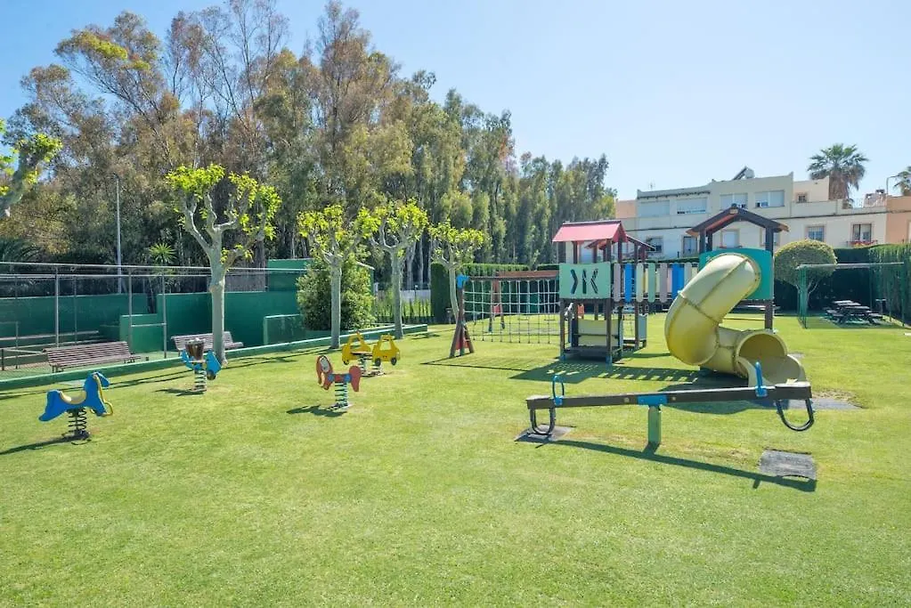 Alcazaba Beach Three Bedroom Apartment إِستيبونا